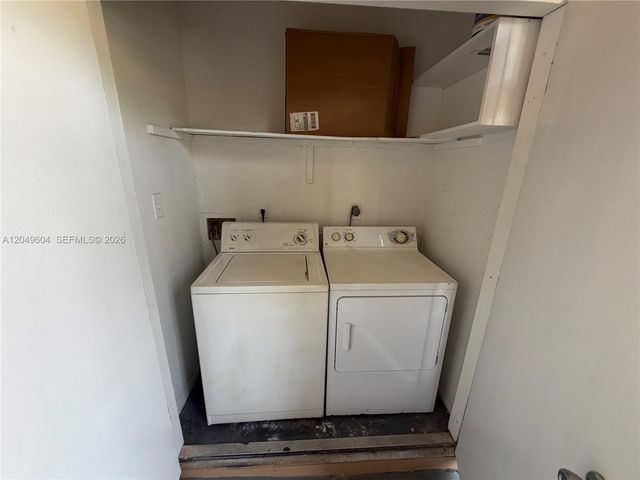 15560 SW 104th TER 611, Miami, FL 33196