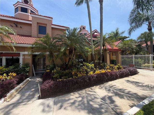 15560 SW 104th TER 611, Miami, FL 33196
