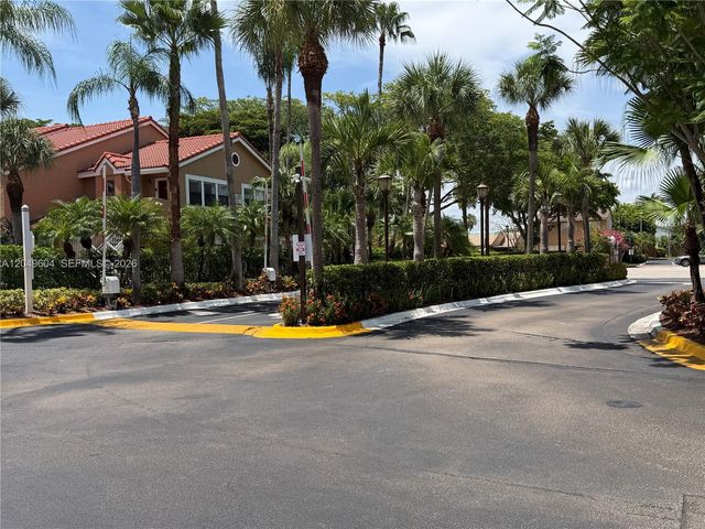 15560 SW 104th TER 611, Miami, FL 33196