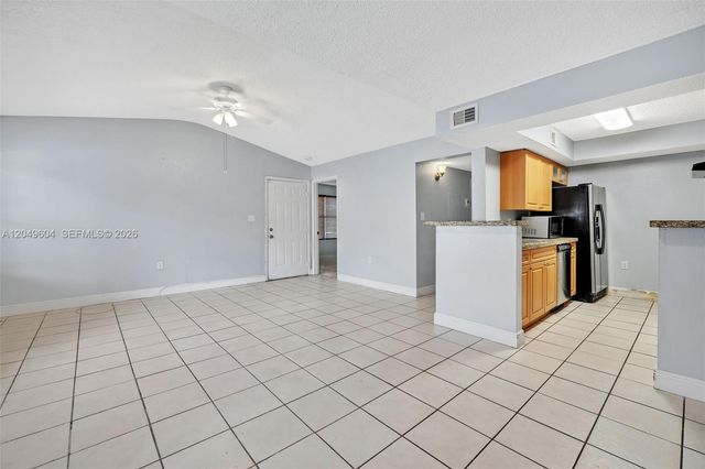 15560 SW 104th TER 611, Miami, FL 33196