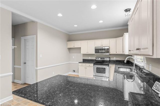 7088 Orchard Path Drive, Clemmons, NC 27012