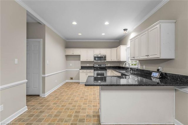 7088 Orchard Path Drive, Clemmons, NC 27012