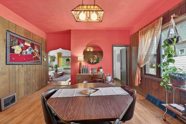 925 Lincoln AVENUE, Milwaukee, WI 53207