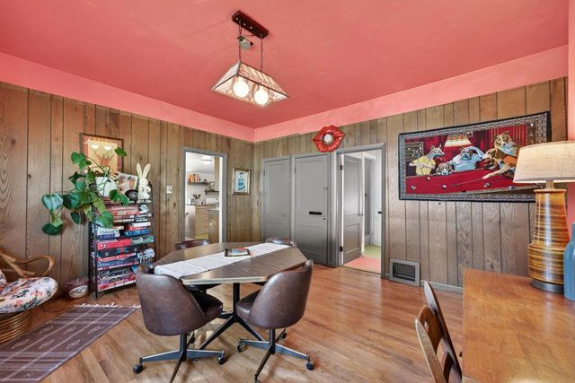 925 Lincoln AVENUE, Milwaukee, WI 53207