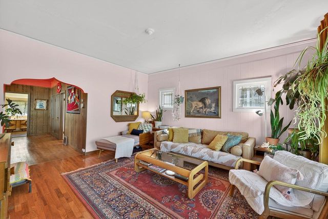 925 Lincoln AVENUE, Milwaukee, WI 53207