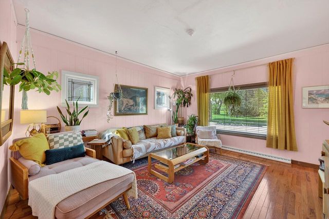 925 Lincoln AVENUE, Milwaukee, WI 53207