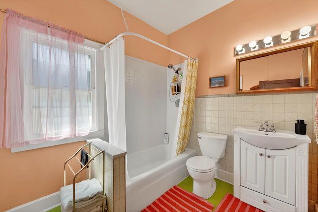 925 Lincoln AVENUE, Milwaukee, WI 53207
