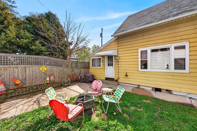 925 Lincoln AVENUE, Milwaukee, WI 53207