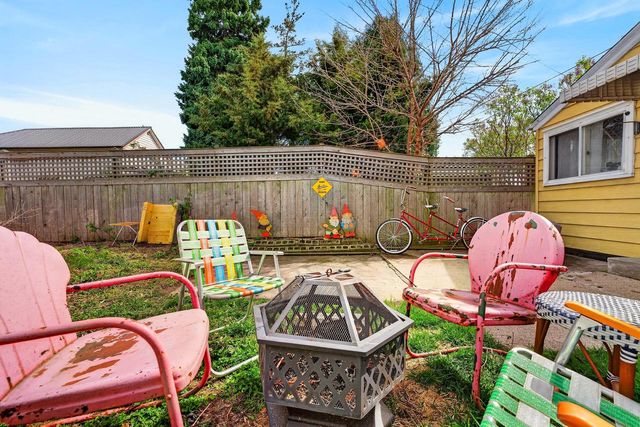 925 Lincoln AVENUE, Milwaukee, WI 53207