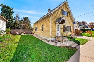 925 Lincoln AVENUE, Milwaukee, WI 53207
