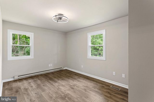 65 MACARTHUR AVE, Franklinville, NJ 08322