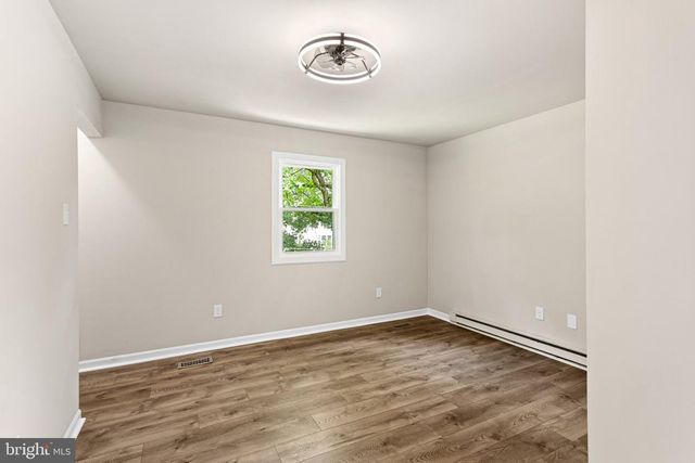 65 MACARTHUR AVE, Franklinville, NJ 08322