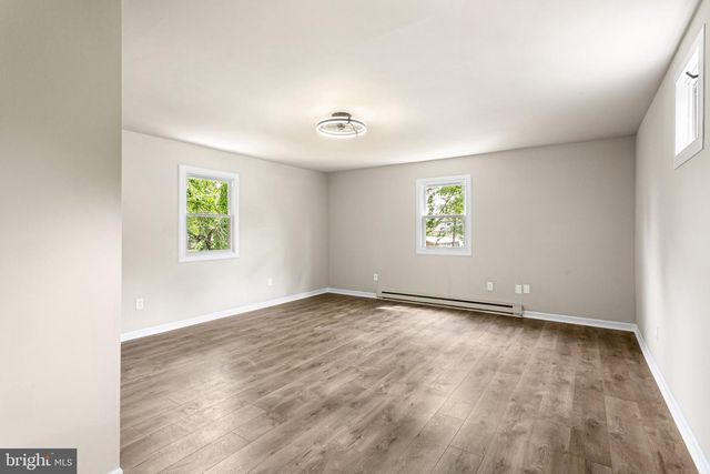 65 MACARTHUR AVE, Franklinville, NJ 08322