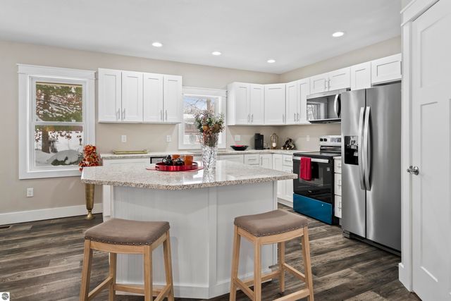 2757 Fashion Avenue, Interlochen, MI 49643