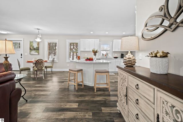 2757 Fashion Avenue, Interlochen, MI 49643