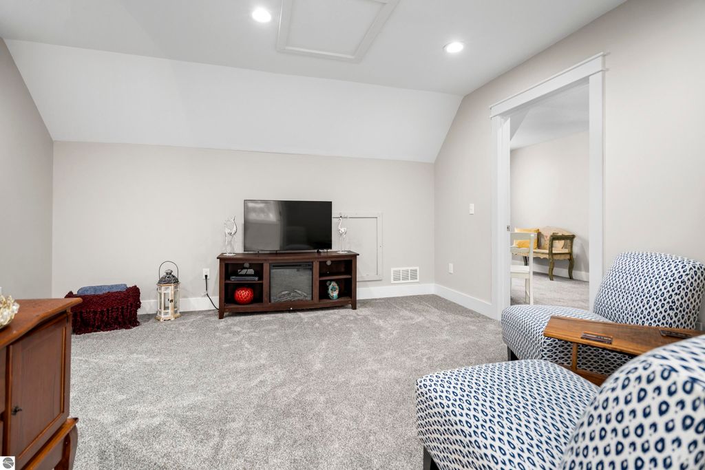 Image 16 of property listing at 2757 Fashion Avenue, Interlochen, MI 49643