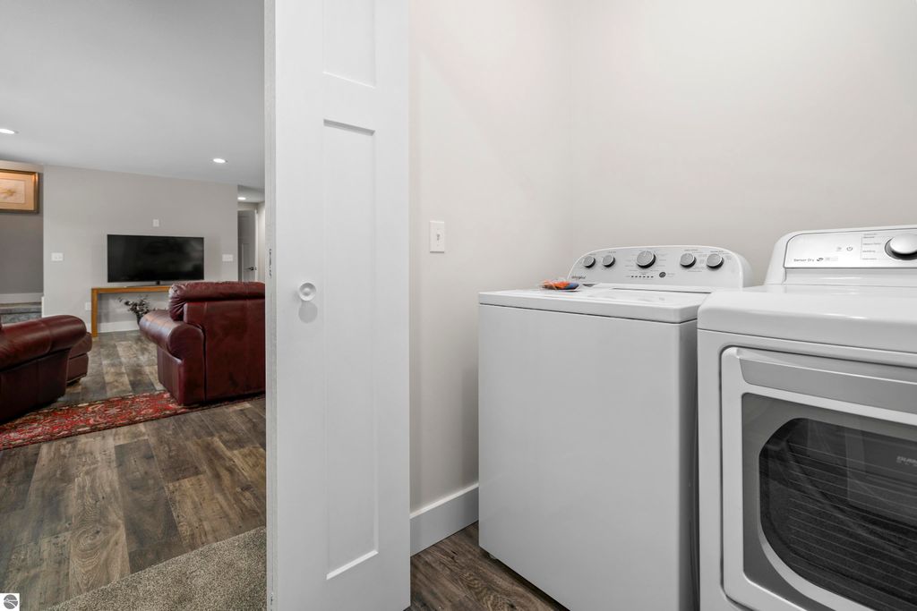 Image 25 of property listing at 2757 Fashion Avenue, Interlochen, MI 49643