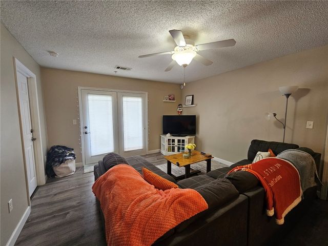 713 Harts Cove Way, Seneca, SC 29678