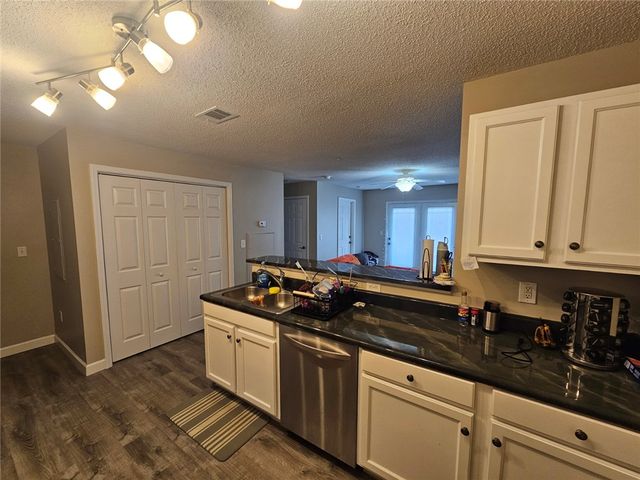 713 Harts Cove Way, Seneca, SC 29678
