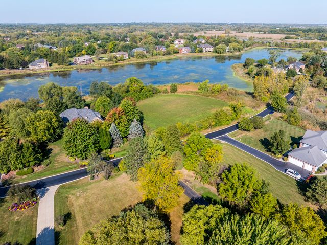 6857 Ellis Avenue, Long Grove, IL 60047