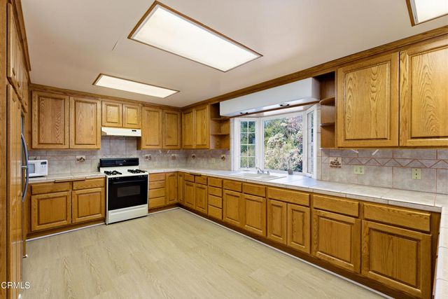 15811 Calle El Capitan, Green Valley, CA 91390