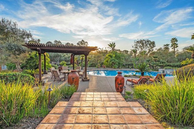 6870 La Valle Plateada, Rancho Santa Fe, CA 92067