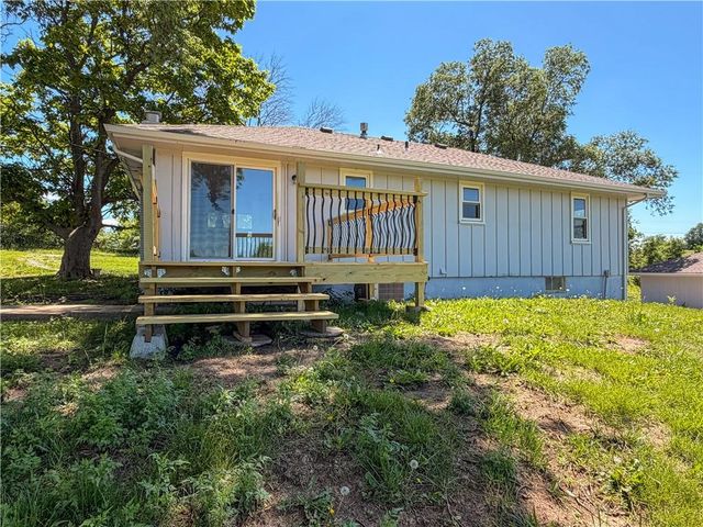 26104 E 273rd Street, Harrisonville, MO 64701