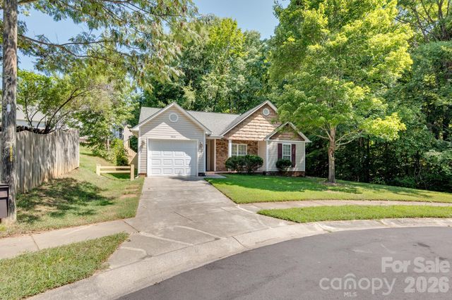 7917 Pebbleridge Drive, Charlotte, NC 28212