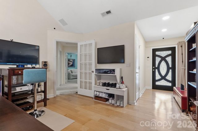 7917 Pebbleridge Drive, Charlotte, NC 28212