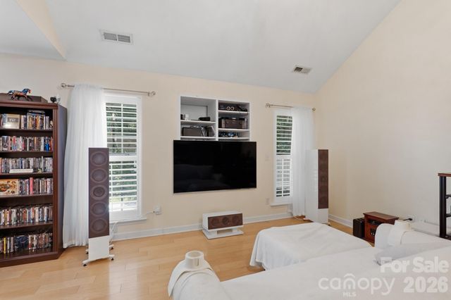 7917 Pebbleridge Drive, Charlotte, NC 28212