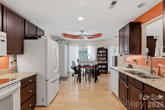 7917 Pebbleridge Drive, Charlotte, NC 28212