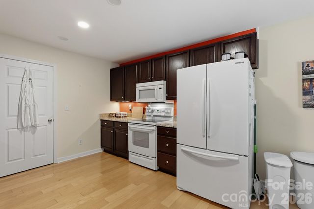 7917 Pebbleridge Drive, Charlotte, NC 28212