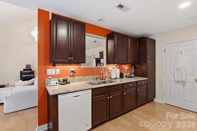 7917 Pebbleridge Drive, Charlotte, NC 28212