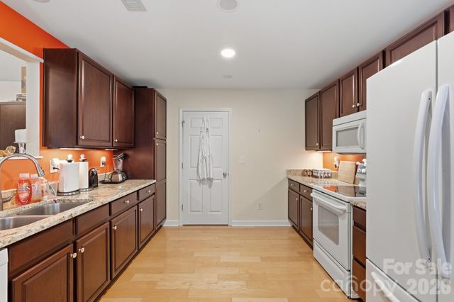 7917 Pebbleridge Drive, Charlotte, NC 28212