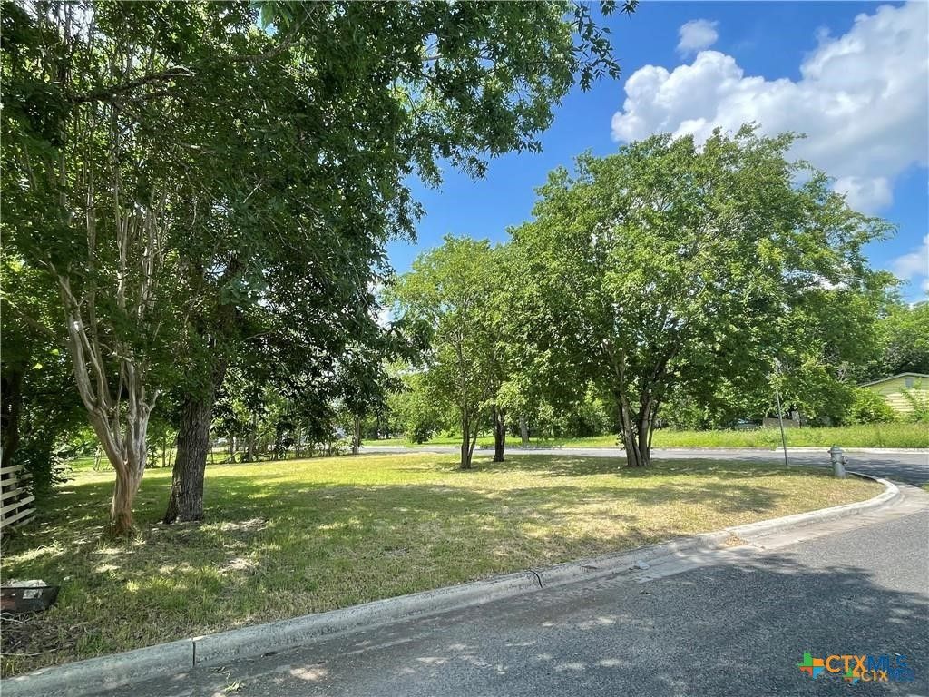 557 Silva Street, Seguin, TX 78155
