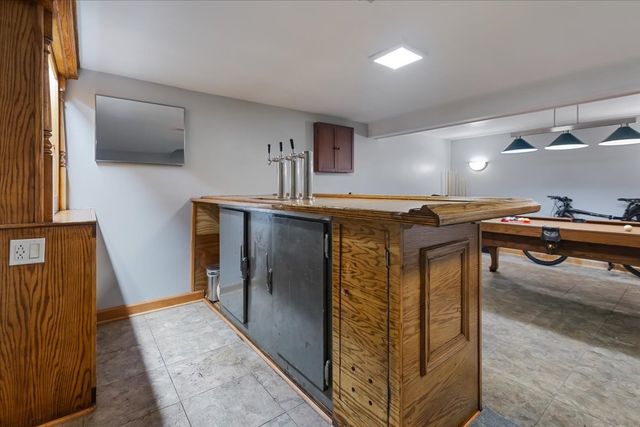 6524 N Northwest Highway A, Chicago, IL 60631