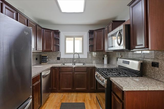 6524 N Northwest Highway A, Chicago, IL 60631