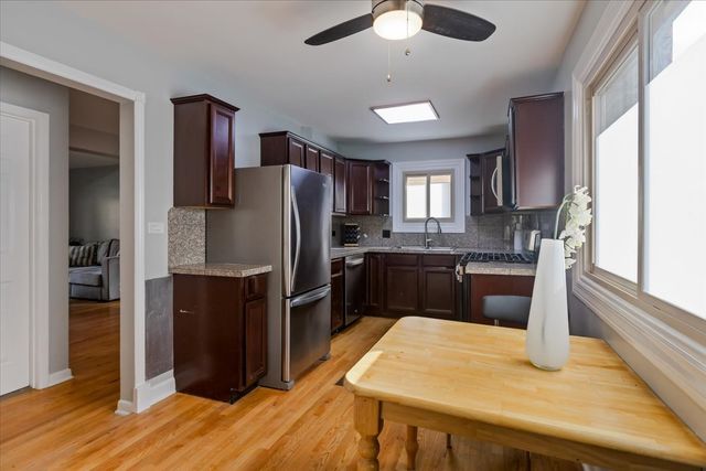 6524 N Northwest Highway A, Chicago, IL 60631