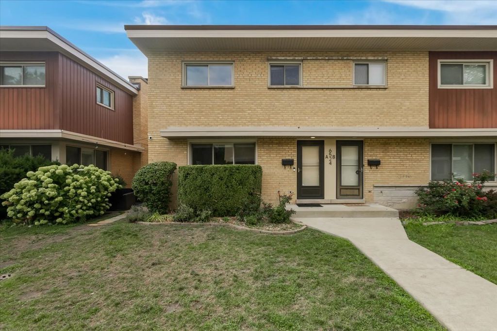 6524 N Northwest Highway A, Chicago, IL 60631
