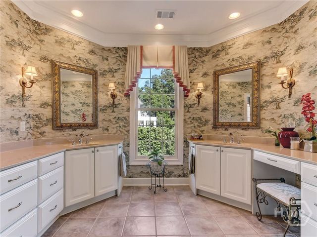 10 Pineside Lane, Savannah, GA 31411