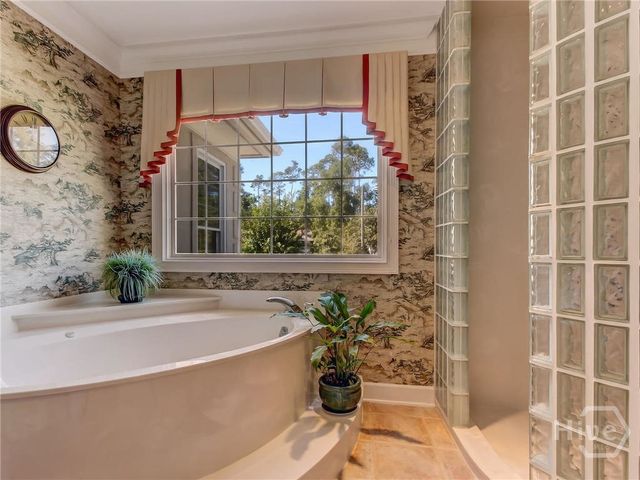 10 Pineside Lane, Savannah, GA 31411