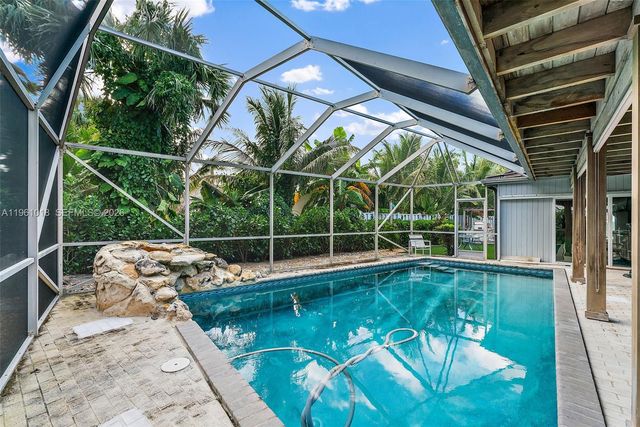 219 Colony Rd, Jupiter Inlet Colony, FL 33469