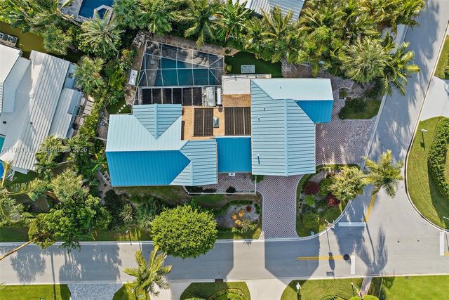 219 Colony Rd, Jupiter Inlet Colony, FL 33469