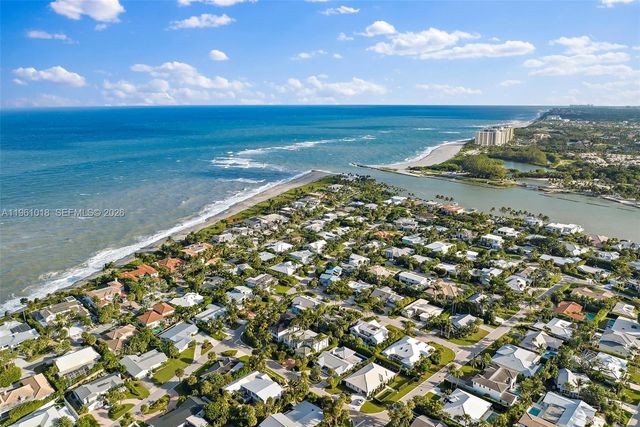 219 Colony Rd, Jupiter Inlet Colony, FL 33469