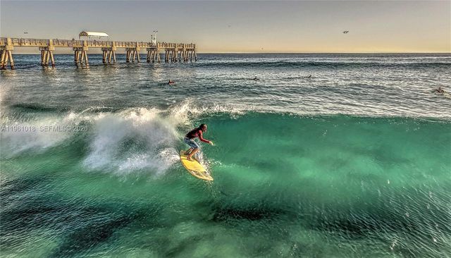 219 Colony Rd, Jupiter Inlet Colony, FL 33469