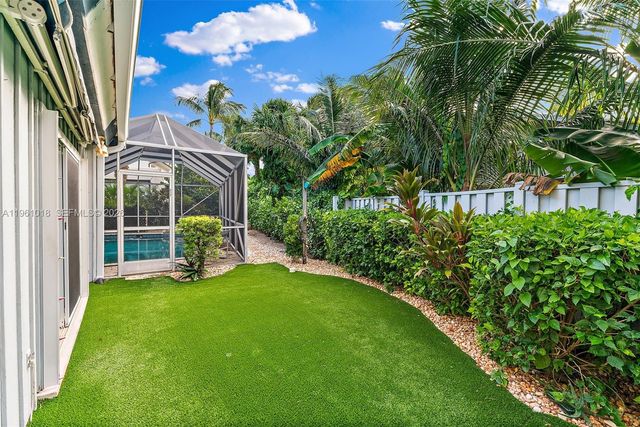 219 Colony Rd, Jupiter Inlet Colony, FL 33469