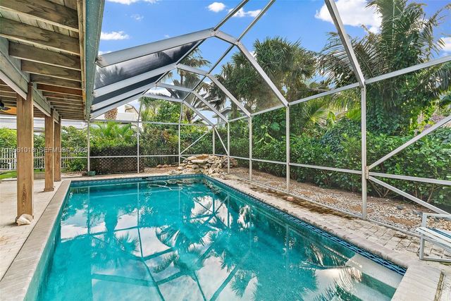 219 Colony Rd, Jupiter Inlet Colony, FL 33469