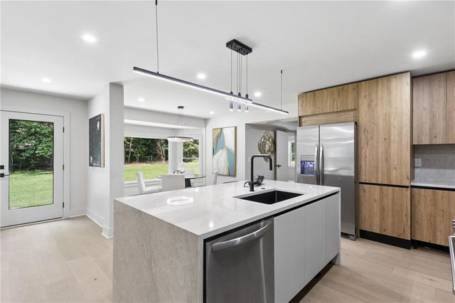 5030 Nesbit Ferry Lane, Sandy Springs, GA 30350