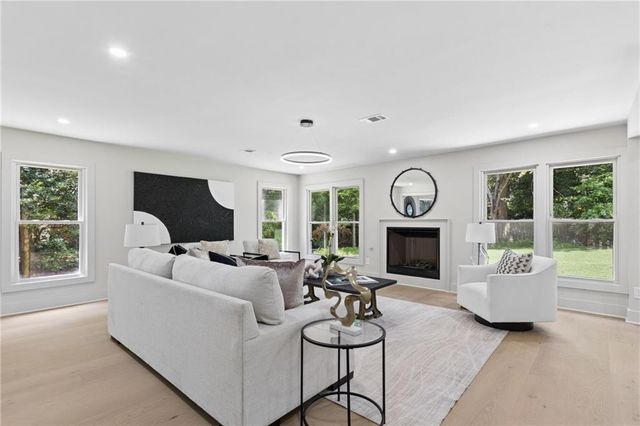 5030 Nesbit Ferry Lane, Sandy Springs, GA 30350