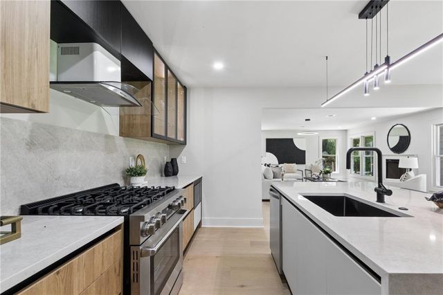 5030 Nesbit Ferry Lane, Sandy Springs, GA 30350